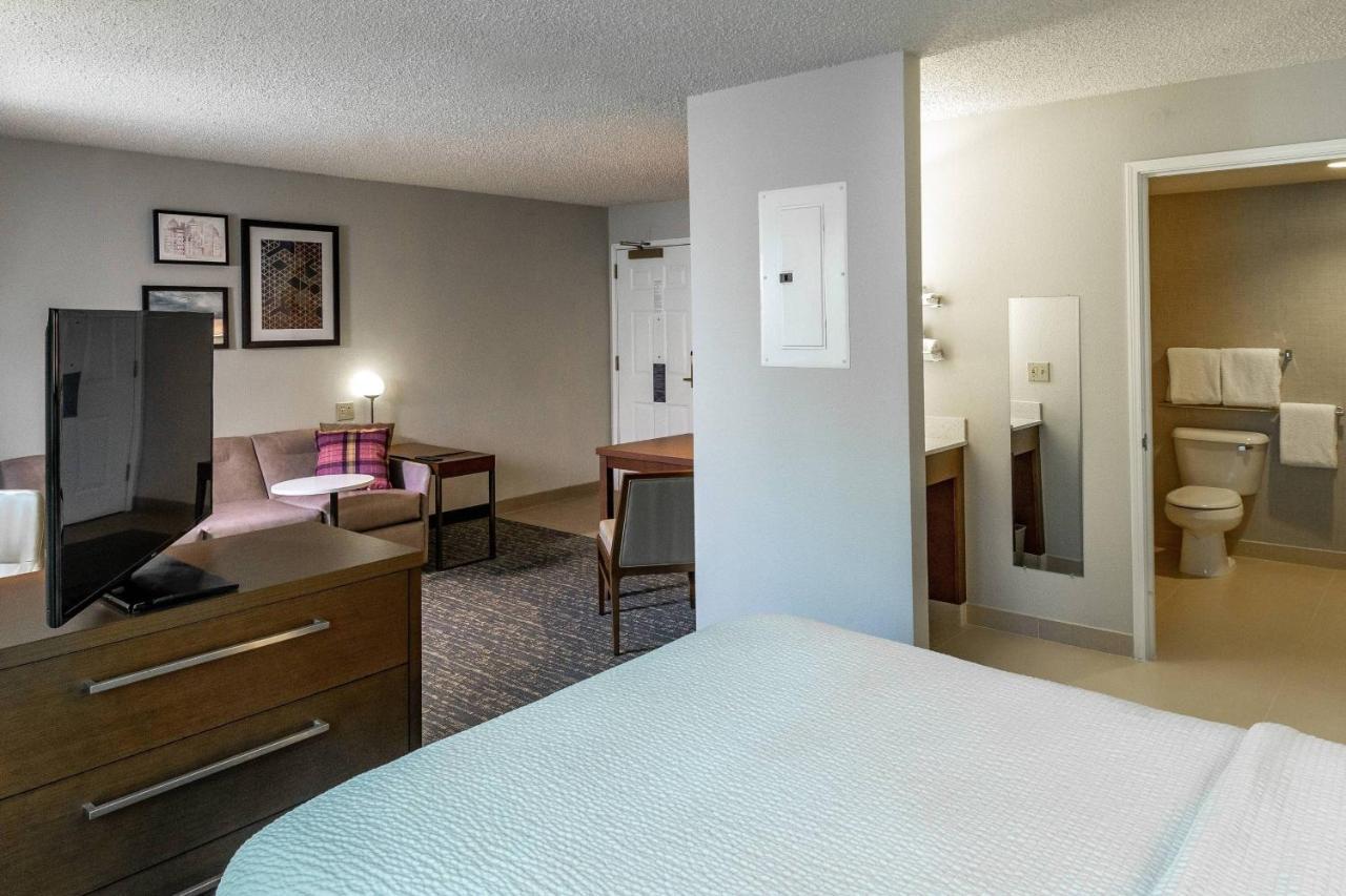 By Marriott Midtown 3* Anchorage