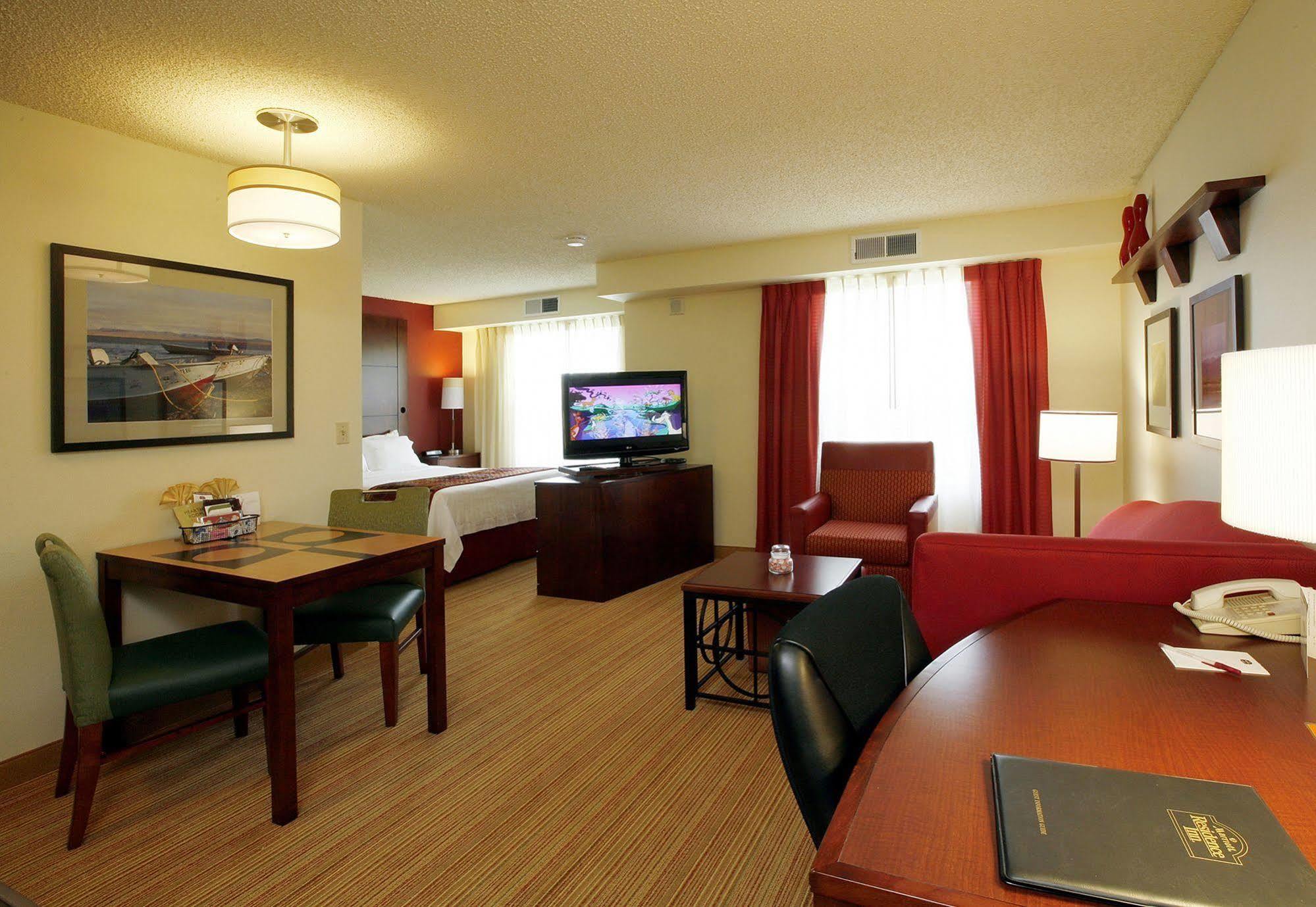 By Marriott Midtown Hotel 3*