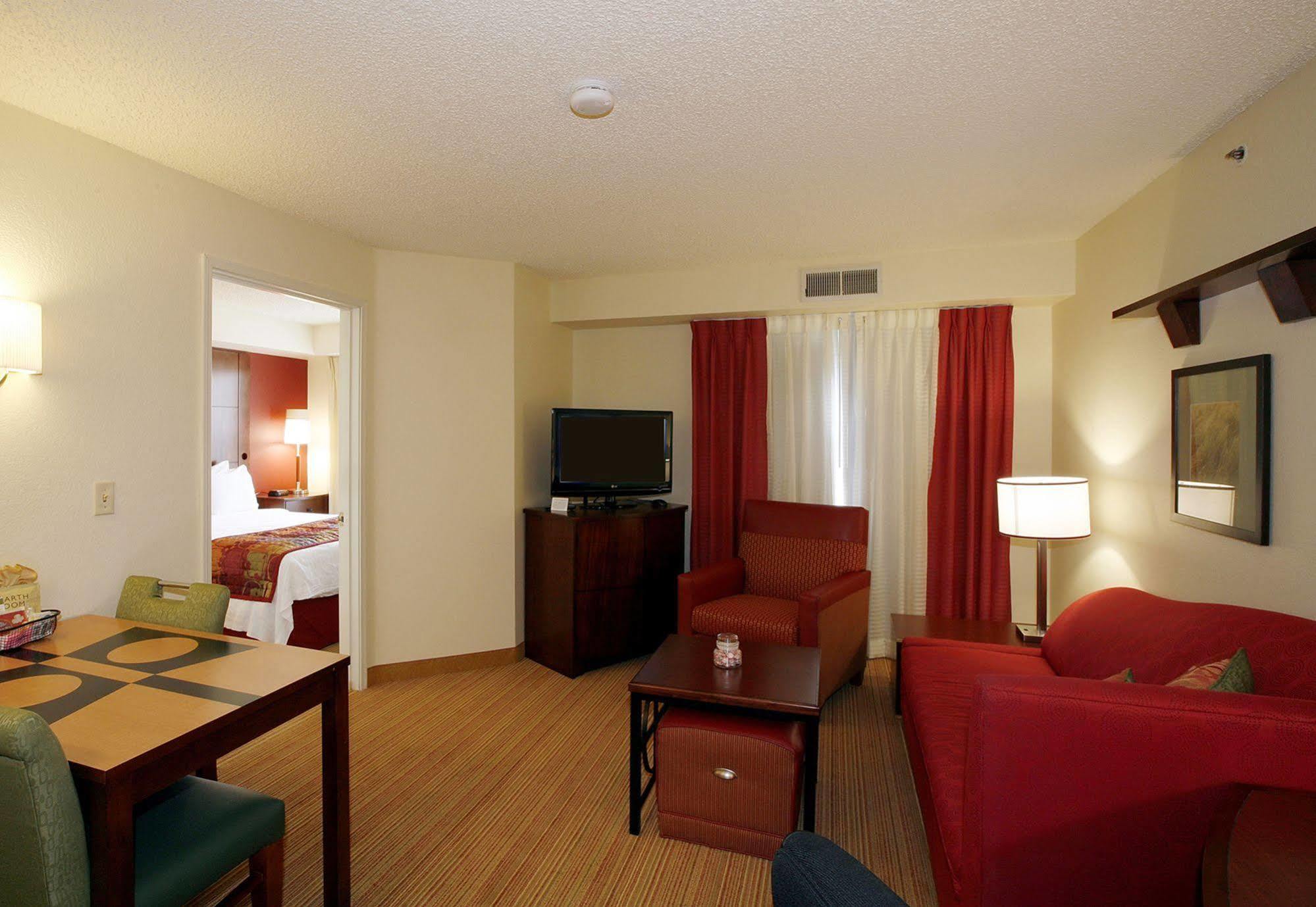 Hotel By Marriott Midtown Anchorage