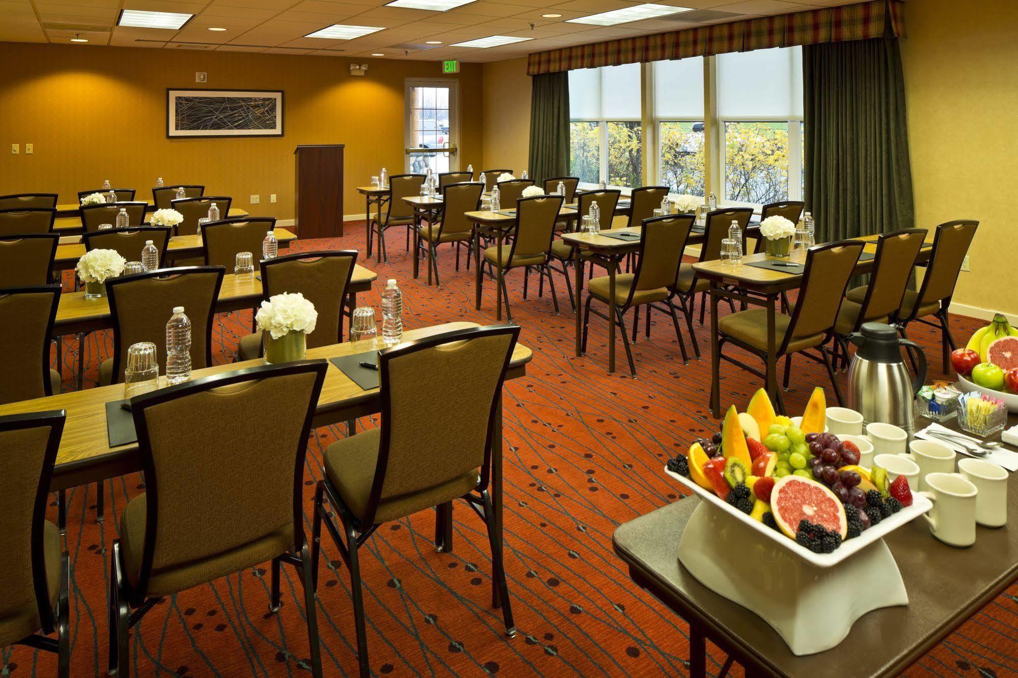 Hotel By Marriott Midtown Anchorage